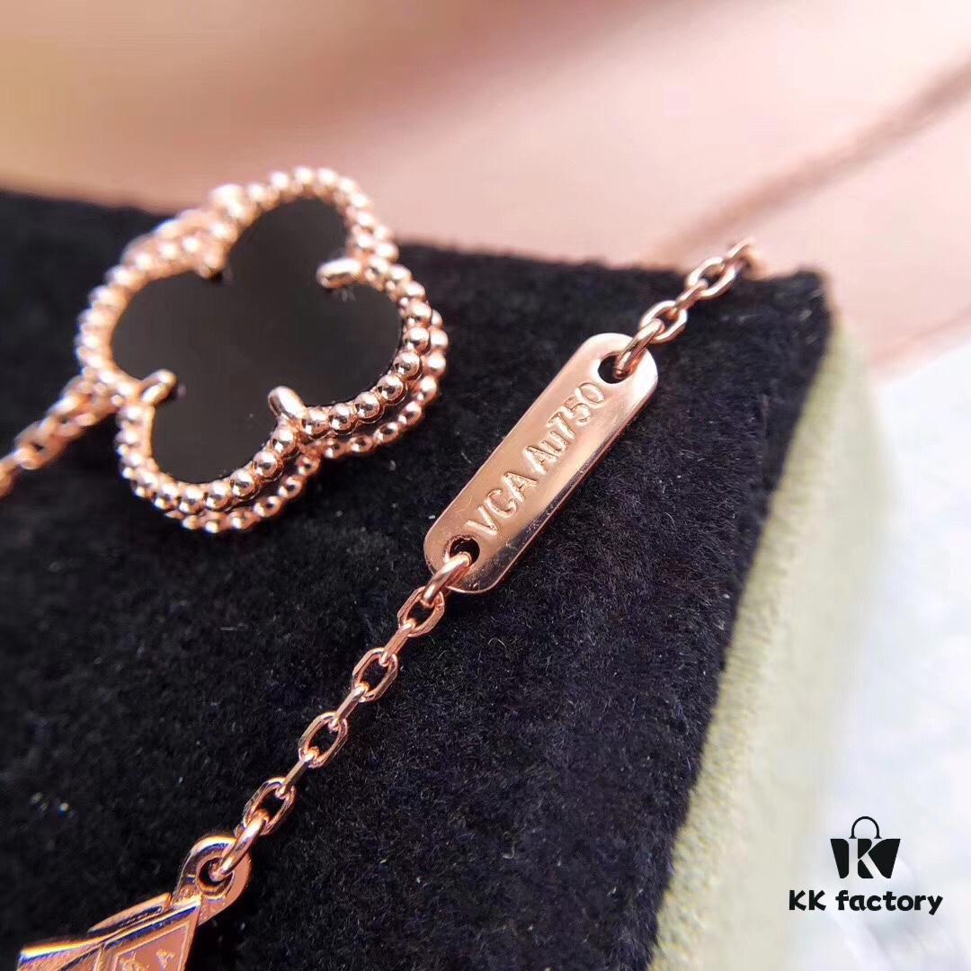 Van Cleef & Arpels VCA Alhambra Clover Necklace, Authentic Design! The clover-shaped agate features smooth contours and elegant lines, with hand-polished fine beads for a full, three-dimensional appearance. Premium lobster clasp with custom-level craftsmanship and an exclusive anti-counterfeit code—each necklace has a unique identification number, ensuring authenticity. Hand-engraved chain links, each link featuring four facets. Exquisite workmanship exudes refined elegance. Beautiful when worn alone or layered.