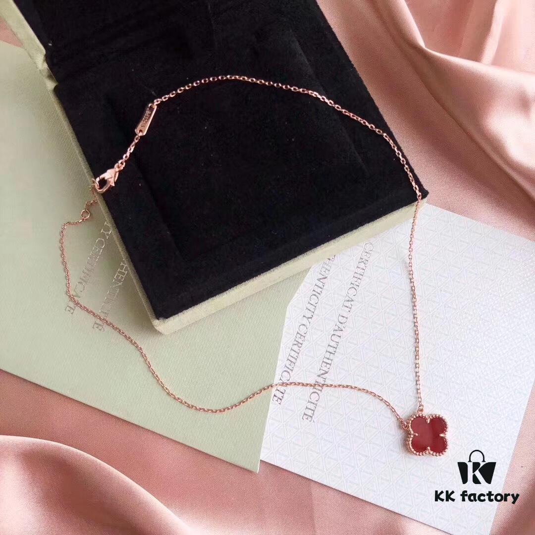 Van Cleef & Arpels VCA Alhambra Clover Necklace, Authentic Design! The clover-shaped agate features smooth contours and elegant lines, with hand-polished fine beads for a full, three-dimensional appearance. Premium lobster clasp with custom-level craftsmanship and an exclusive anti-counterfeit code—each necklace has a unique identification number, ensuring authenticity. Hand-engraved chain links, each link featuring four facets. Exquisite workmanship exudes refined elegance. Beautiful when worn alone or layered.