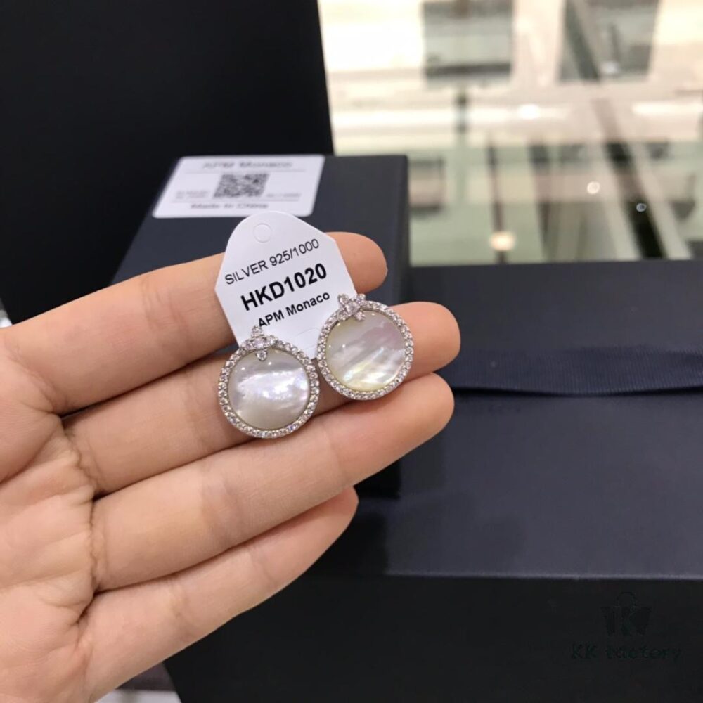 APM Monaco Women's Two-Way Earrings, Elegant Four-Leaf Clover White Mother-of-Pearl Studs, Versatile and Chic