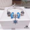 Pandora Night Glow Ice Blue Blue Snowflake New Arrival! Made with counter materials, perfectly crafted one-to-one, quality comparable to official store products! Ice blue night glow glass, sparkling diamond-cut openwork clover, blue vibrant snowflake pendant. S925 silver comes with official packaging!