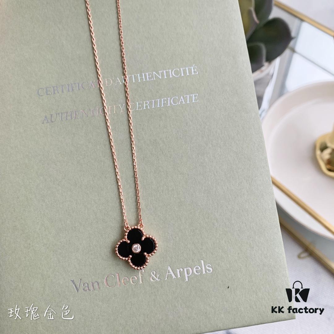 🎄Christmas Gift 🎁 Van Cleef & Arpels Alhambra Clover Necklace with Natural Black Onyx, Red Jasper, White Mother-of-Pearl, and Malachite in Rose Gold, Yellow Gold, and White Gold Plated 925 Sterling Silver from Germany