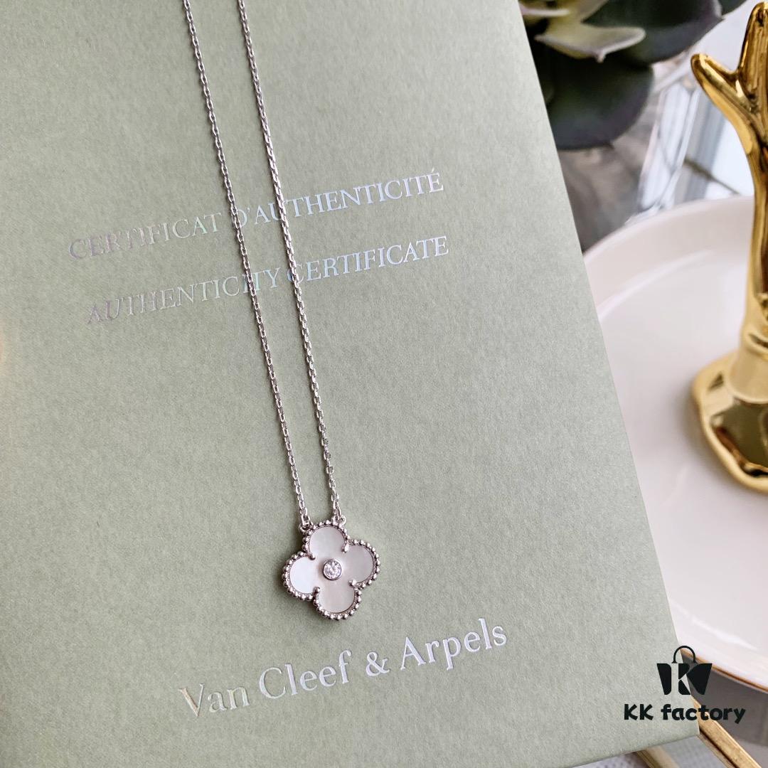 Christmas Gift 🎄 Van Cleef & Arpels Alhambra Clover Necklace with Natural Black Onyx, Red Jasper, White Mother-of-Pearl, and Malachite in 925 Sterling Silver (Imported from Germany), Available in Rose Gold, Yellow Gold, and White Gold Plating