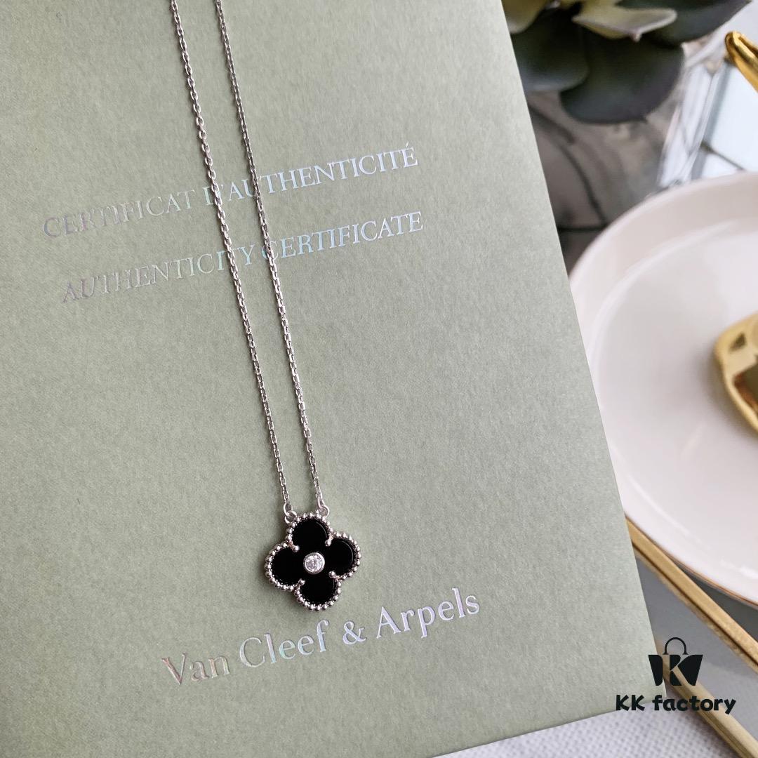 Christmas Gift 🎄 Van Cleef & Arpels Alhambra Clover Necklace with Natural Black Onyx, Red Jasper, White Mother-of-Pearl, and Malachite in 925 Sterling Silver (Imported from Germany), Available in Rose Gold, Yellow Gold, and White Gold Plating