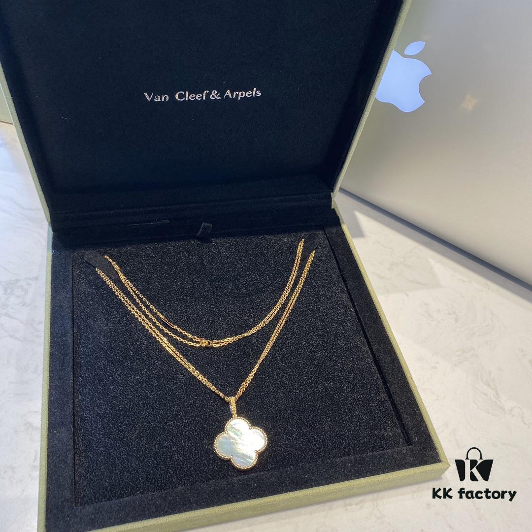 Large Clover, Iridescent White Mother of Pearl