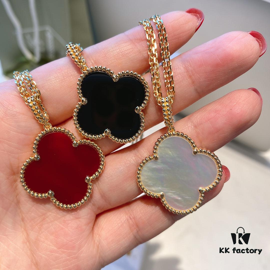 Large Clover Sweater Chain, Elegant Black