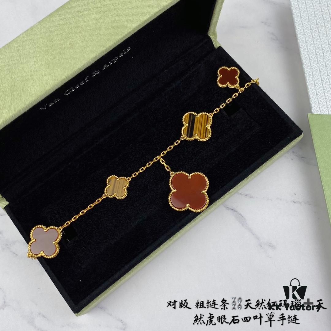 Newly Upgraded Version 925 VCA New Five-Petal Four-Leaf Clover Bracelet, High-End Market Edition! 1:1 High-Quality Custom 925 Sterling Silver VCA Van Cleef & Arpels Limited Edition Four-Leaf Clover Leaf Bracelet, Perfect for Travel, Must-Have Accessory. Original Lobster Clasp, Highest Quality Available on Market