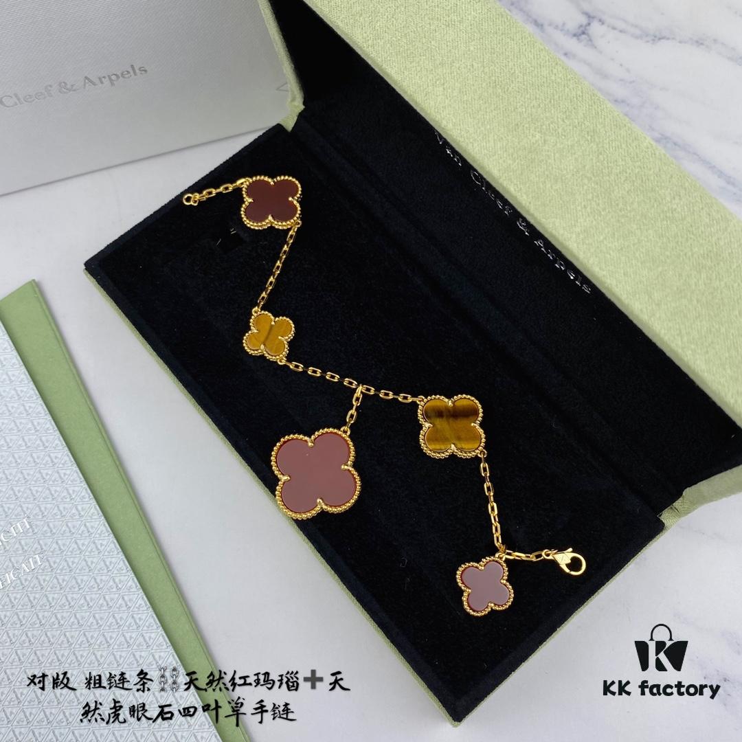 Newly Upgraded Version 925 VCA New Five-Petal Four-Leaf Clover Bracelet, High-End Market Edition! 1:1 High-Quality Custom 925 Sterling Silver VCA Van Cleef & Arpels Limited Edition Four-Leaf Clover Leaf Bracelet, Perfect for Travel, Must-Have Accessory. Original Lobster Clasp, Highest Quality Available on Market