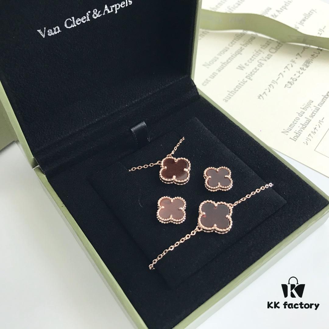 VCA Clover Set ❤️