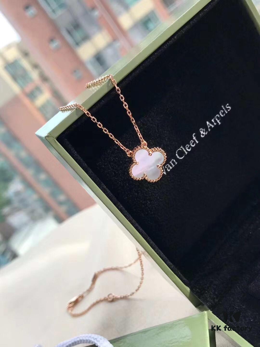 Van Cleef & Arpels VCA Single Flower Pearl Mother-of-Pearl Necklace in Silver Plated with Gold