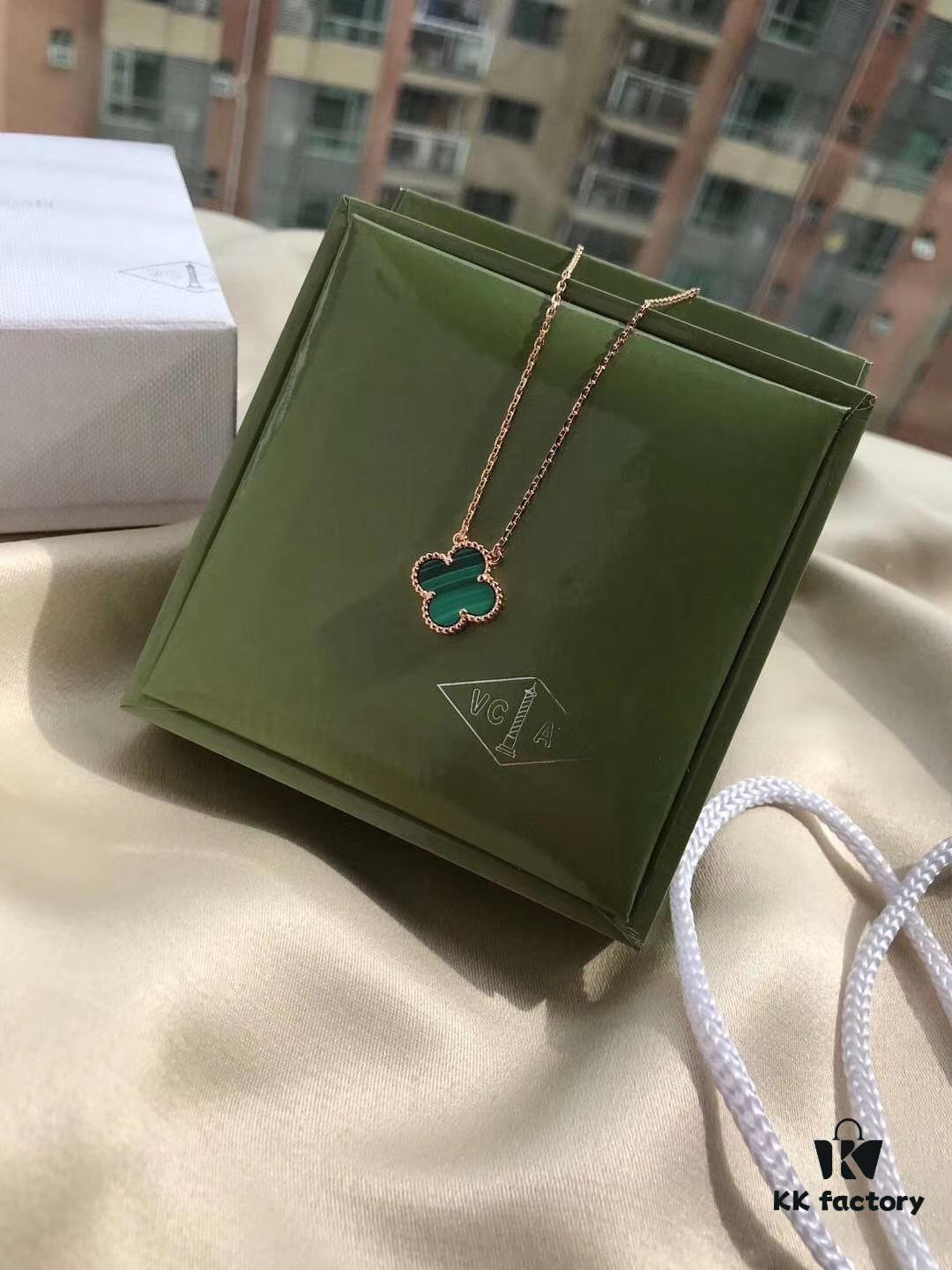 Van Cleef & Arpels VCA Single Flower Green Malachite Necklace (Silver Plated with K-Gold)