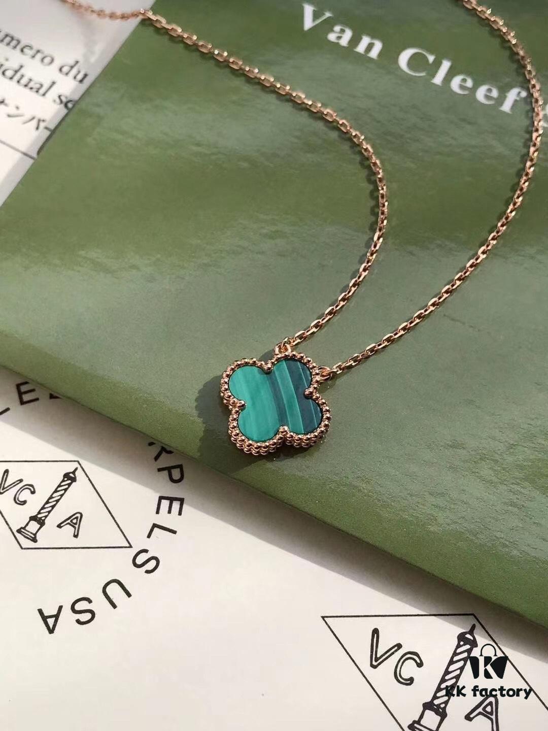 Van Cleef & Arpels VCA Single Flower Green Malachite Necklace (Silver Plated with K-Gold)