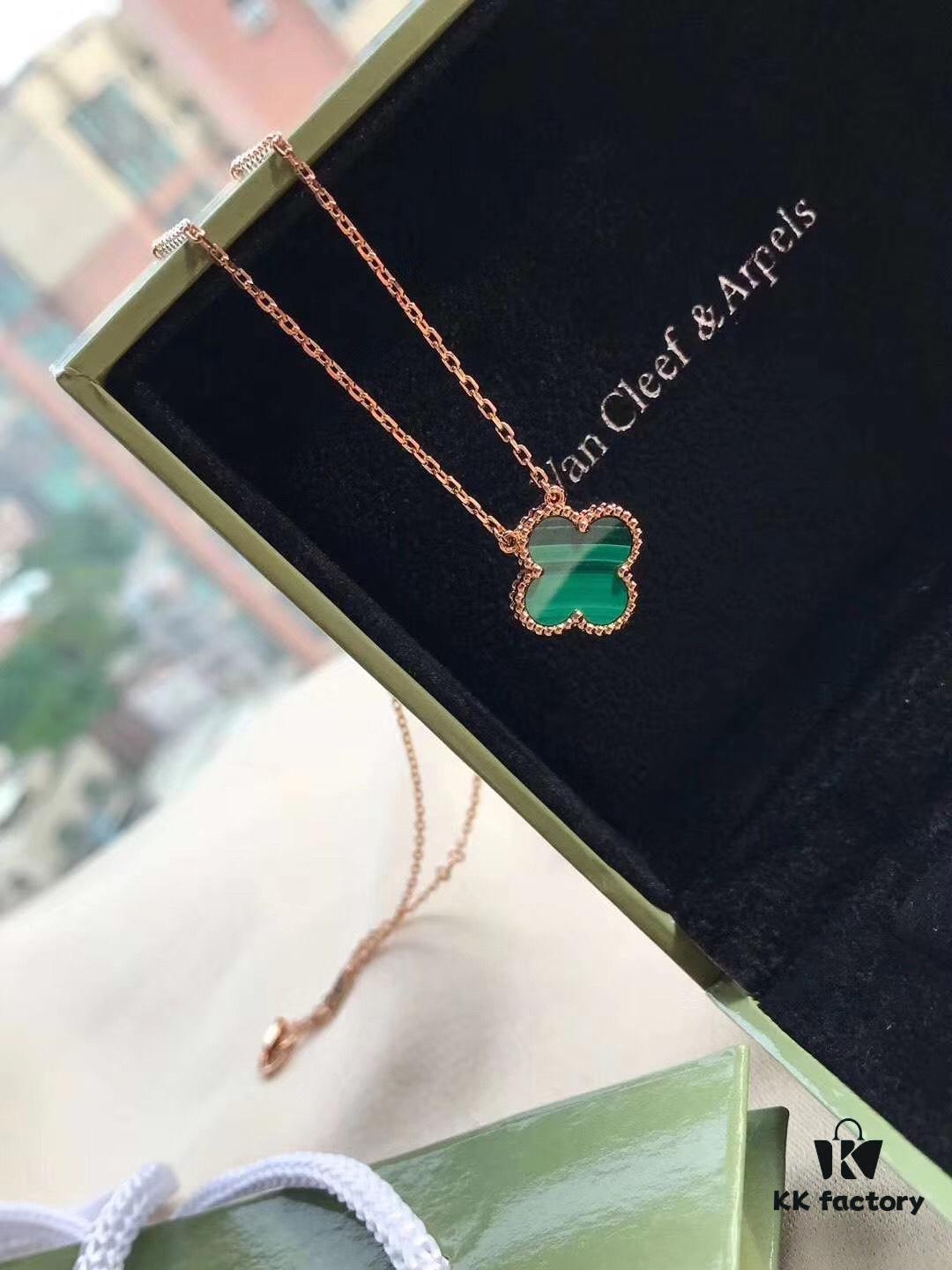 Van Cleef & Arpels VCA Single Flower Green Malachite Necklace (Silver Plated with K-Gold)