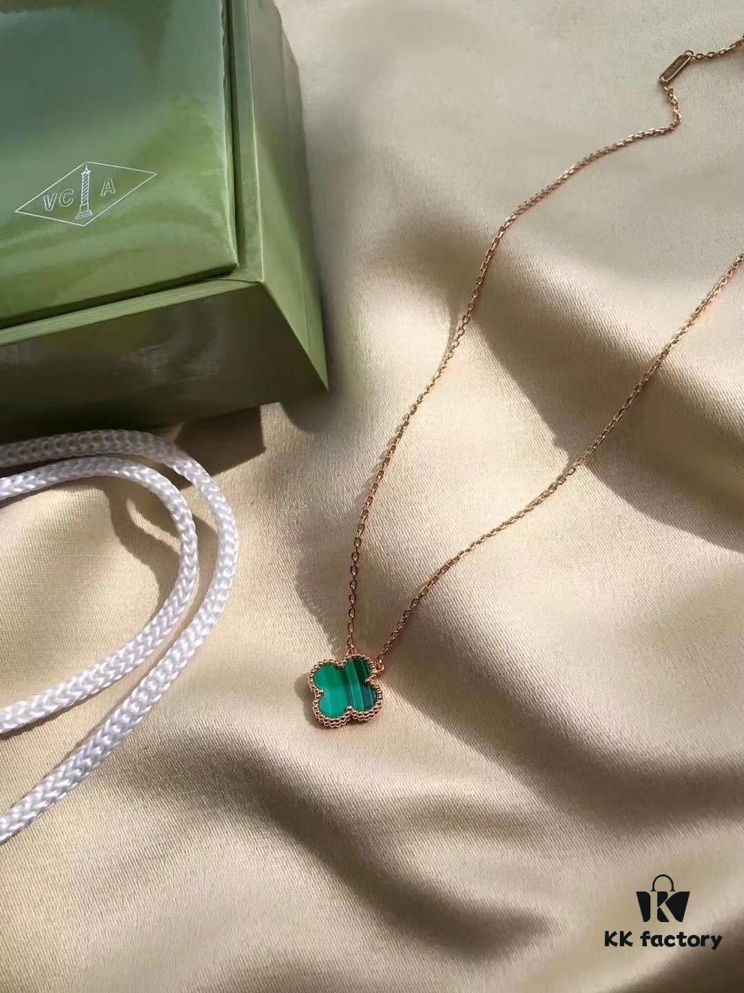 Van Cleef & Arpels VCA Single Flower Green Malachite Necklace (Silver Plated with K-Gold)
