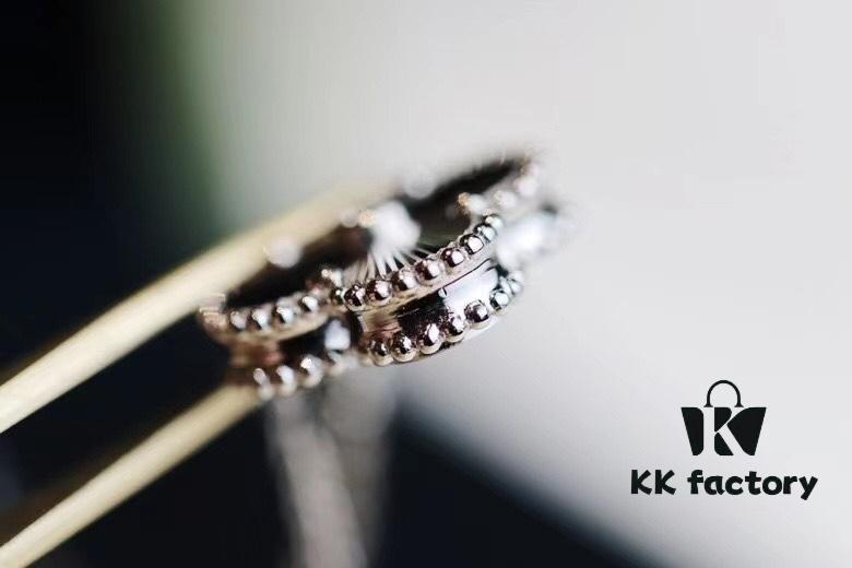 Vca2020 Christmas 🎄 Limited Edition First Batch In Stock! Pure CNC 5-Axis Precision Carving with Radiant High-Polish Finish and a 0.7-Carat Center Stone