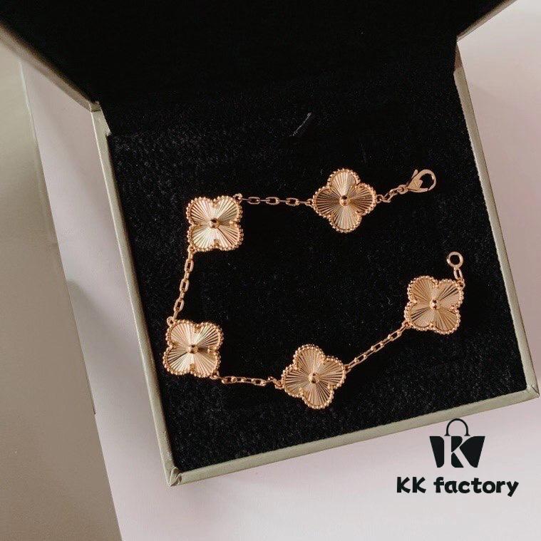 VCA Four-Leaf Clover Five-Petal Bracelet, Top-Tier Craftsmanship in Pure Silver