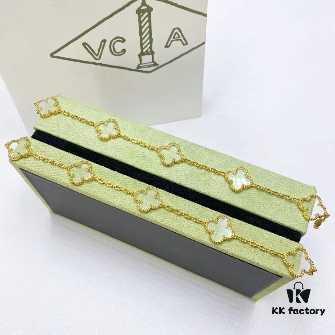 VCA Van Cleef & Arpels Anniversary Limited Transparent Clear Quartz Five-Petal Bracelet in V Gold with Thick Gold Plating, Set with Natural Clear Quartz, Exuding a Transparent and Crystal-Clear Elegance – Truly Unique! This Summer's Exclusive Release, an Artistic Masterpiece. Perfect for Elegant Ladies with Fair, Delicate Hands. Grab Yours Now 💅