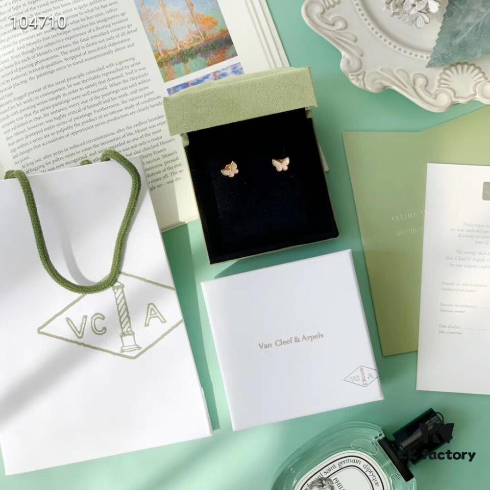 New Color  ️ Van Cleef & Arpels Alhambra Small Butterfly Stud Earrings, 925 Silver Version, Original Mold Design, Internal Data Processing, Identical in Shape, Size, Weight and Color to Boutique Authentic Version – Made of 925 Sterling Silver with Vacuum Electroplated 18K Gold, Pendant: 0.9cm