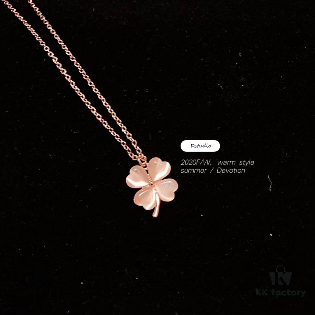 Popular Style Recommendation 10: Clover Sweeps the Fashion World