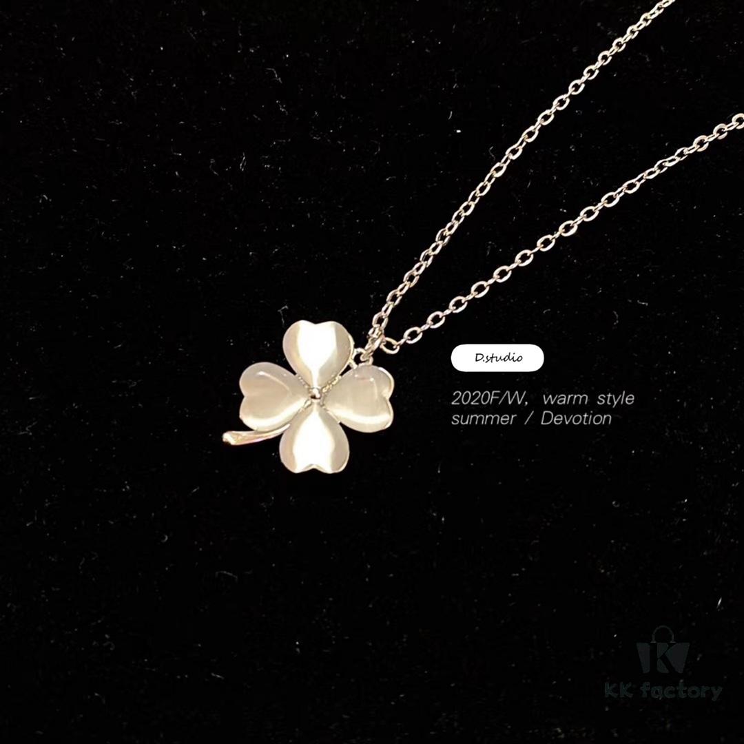 Popular Style Recommendation 10: Clover Sweeps the Fashion World