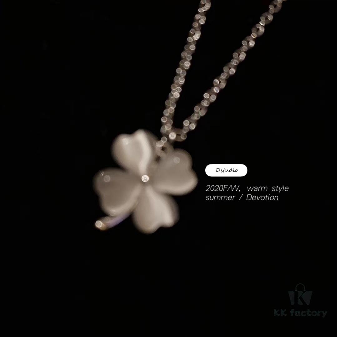 Popular Style Recommendation 10: Clover Sweeps the Fashion World