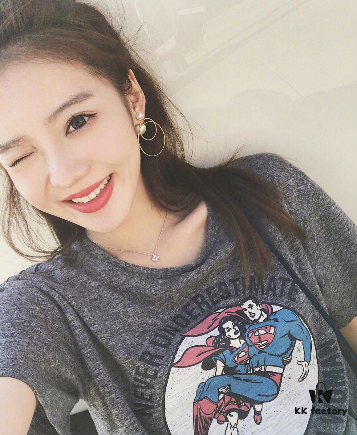 Mini Four-Leaf Clover Full Diamond Series, So Delicate with a Fresh and Innocent Girl-like Charm