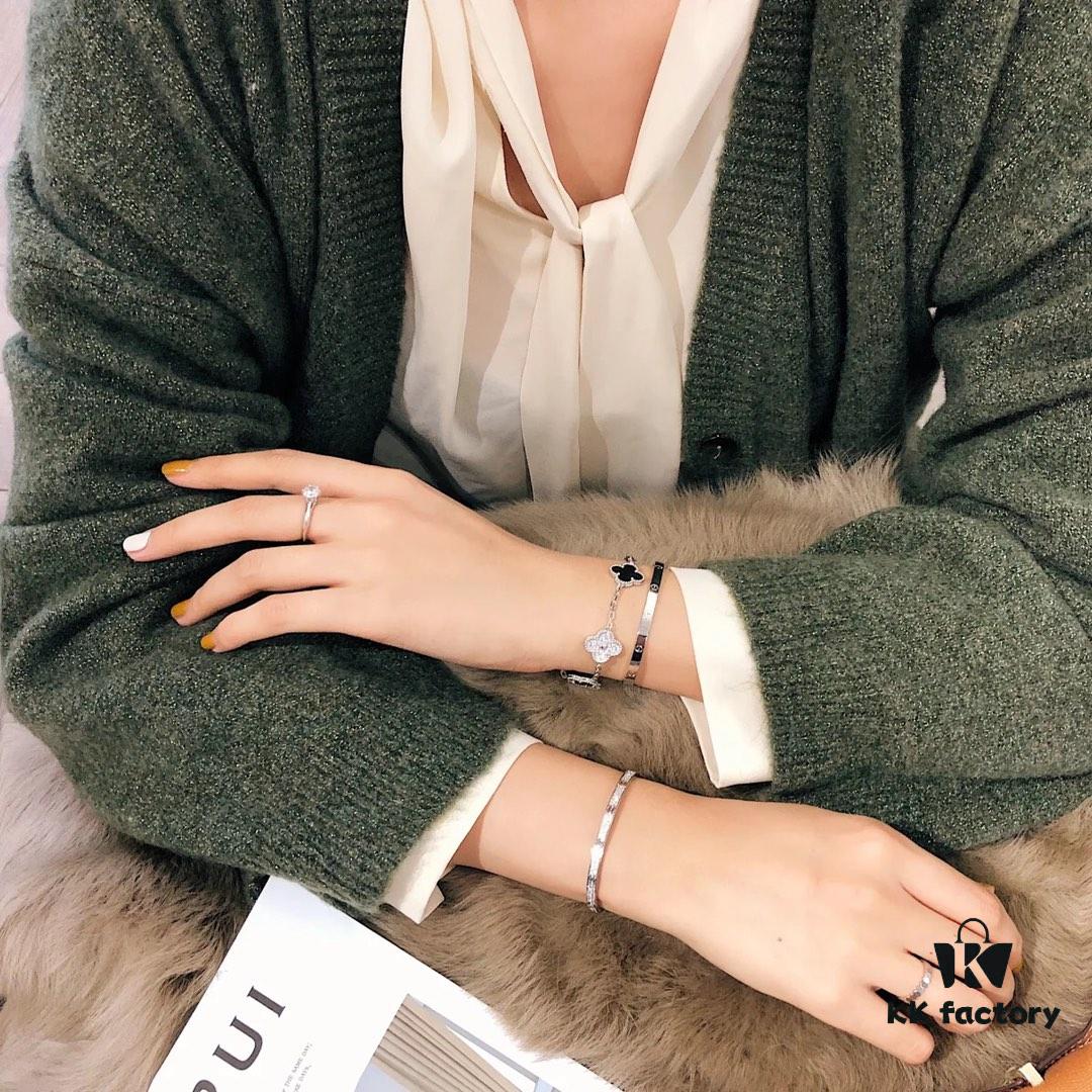 Blue Five-Petal Clover