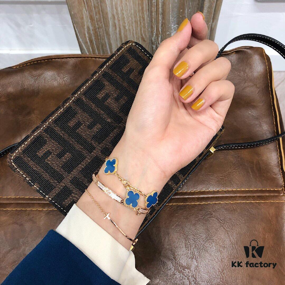 Blue Five-Petal Clover