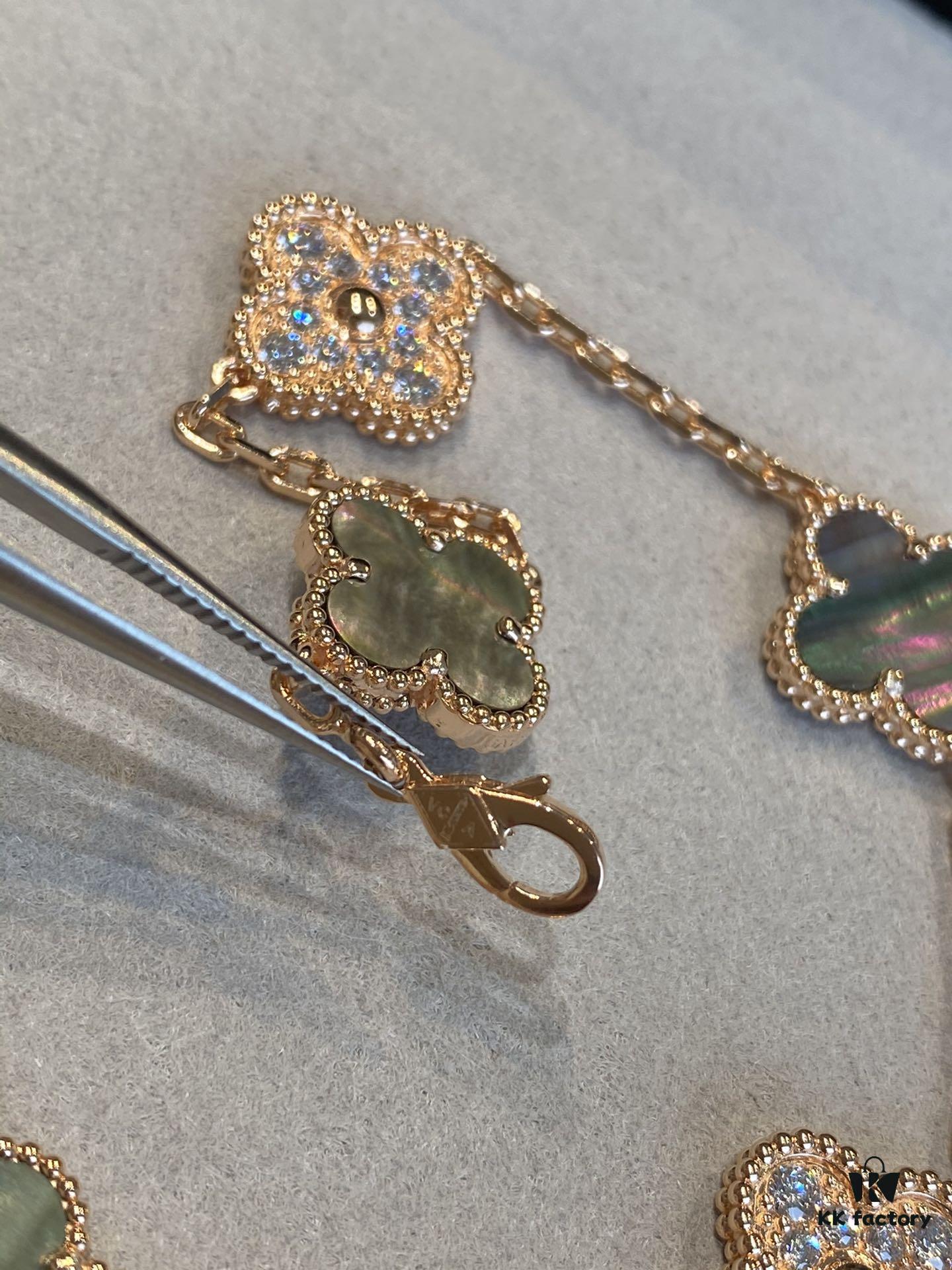 VCA's Five-Petal Natural Gray Shell