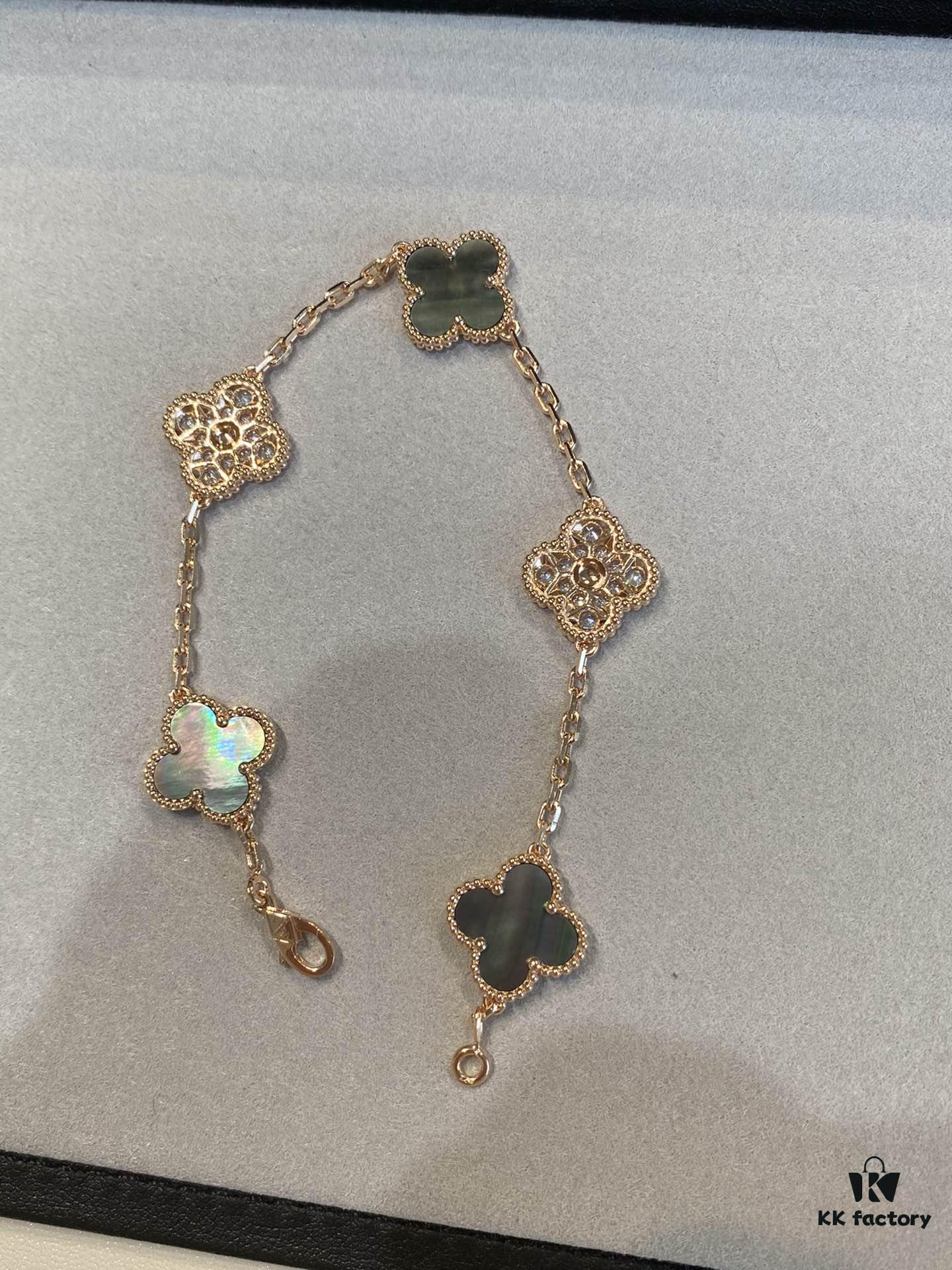 VCA's Five-Petal Natural Gray Shell