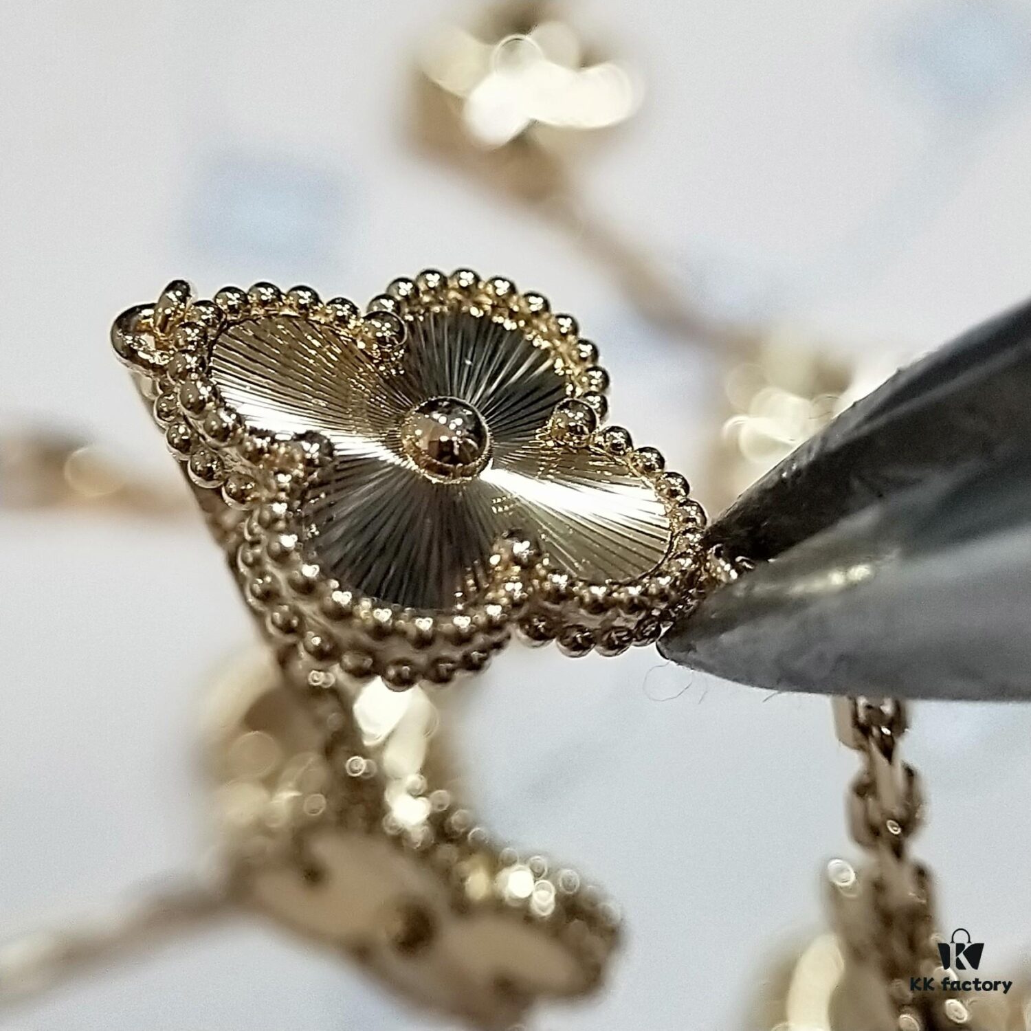 VCA All-Around V Gold Material, Golden Shine Comparable to ZP