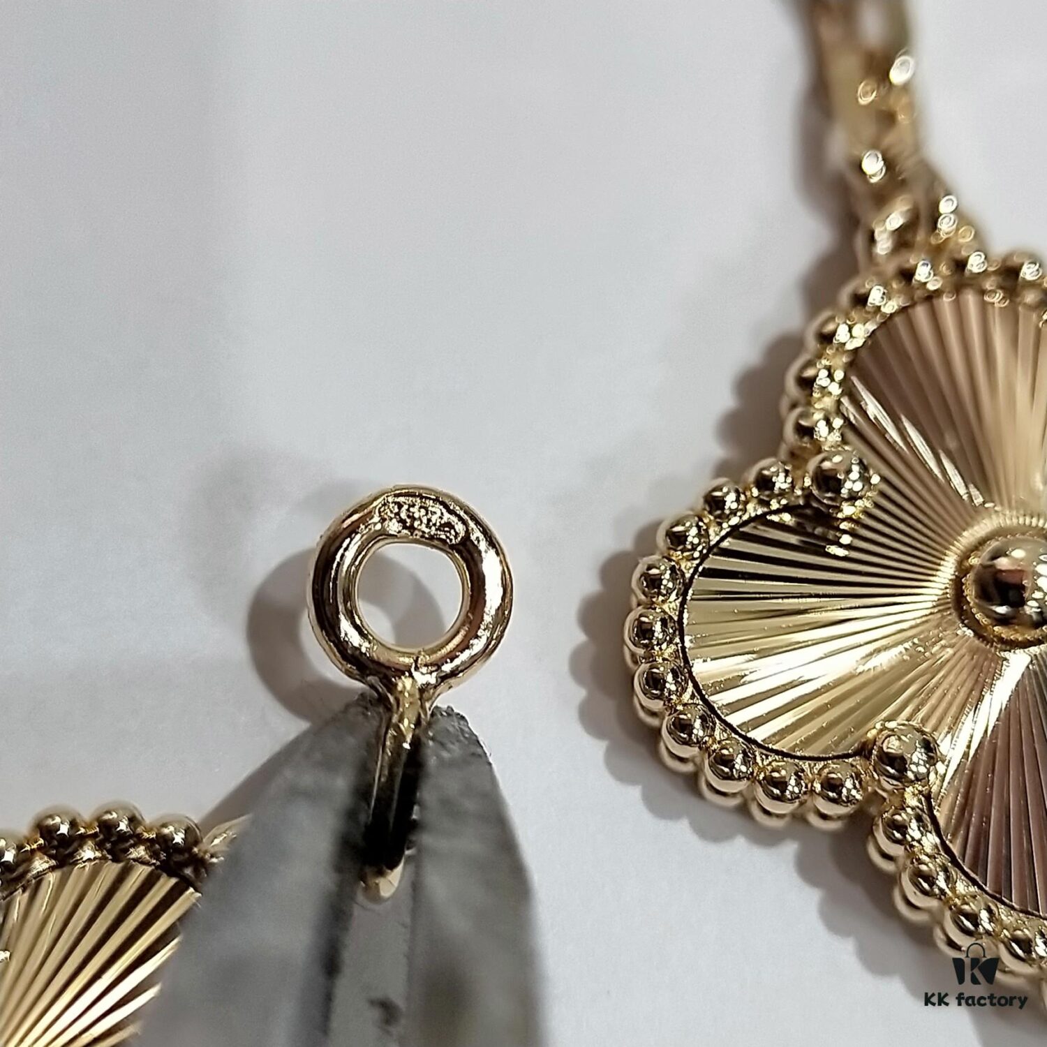 VCA All-Around V Gold Material, Golden Shine Comparable to ZP