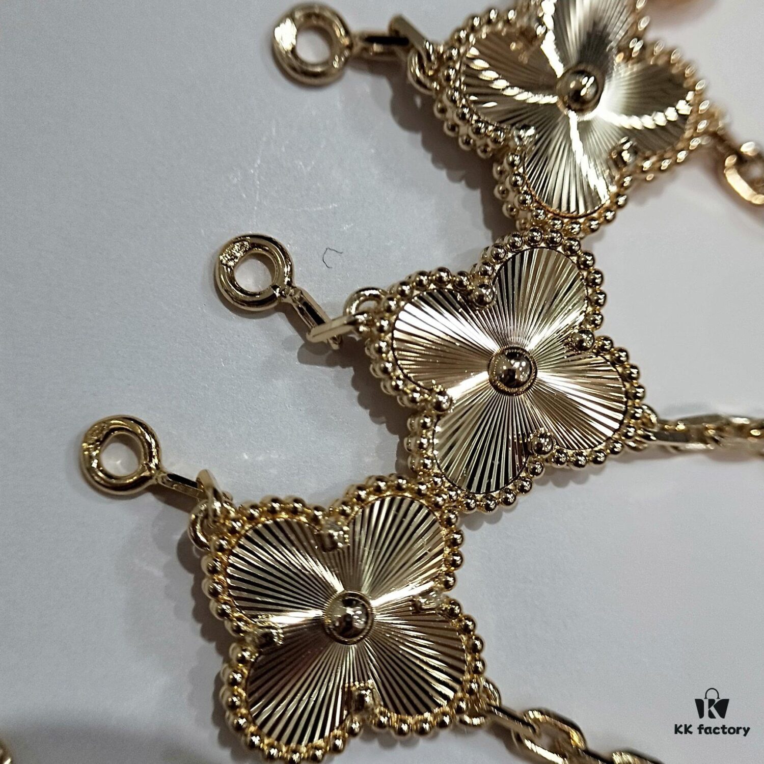 VCA All-Around V Gold Material, Golden Shine Comparable to ZP