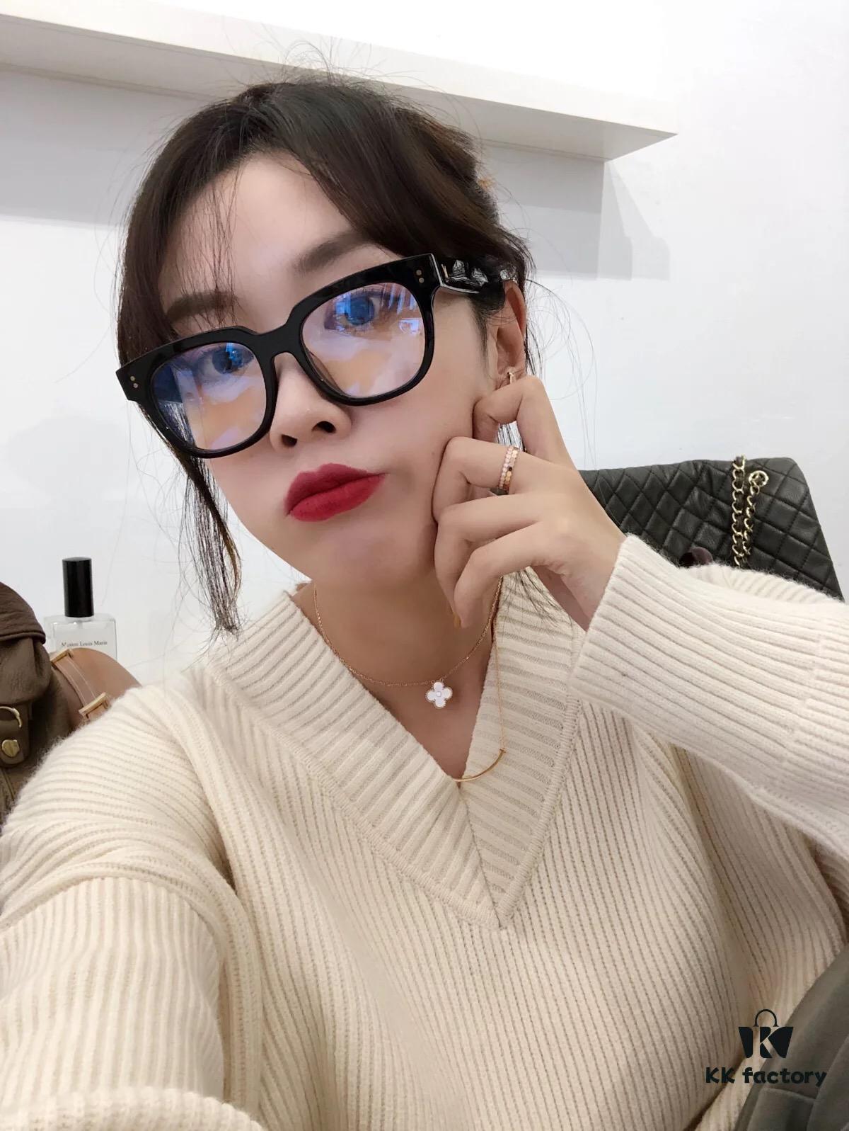 Blue Five-Petal Clover