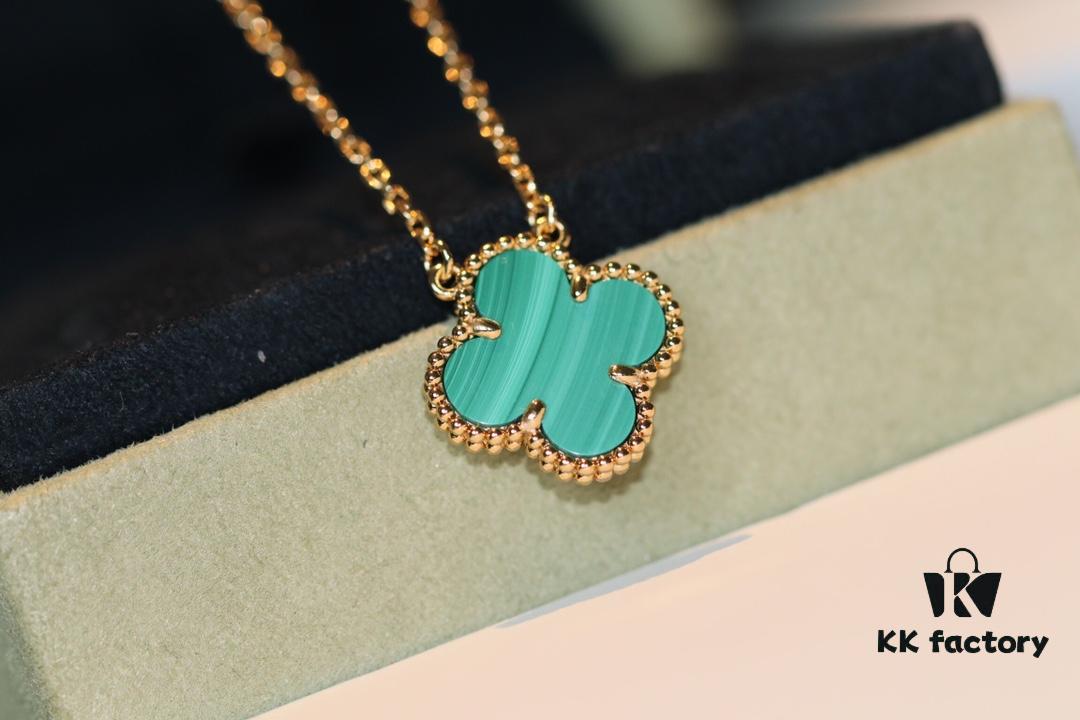 VCA Single Flower Malachite Arrives ❤️