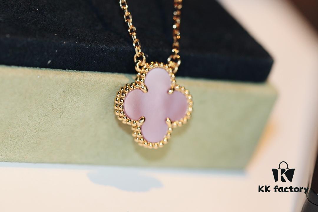 VCA Single Flower Natural Pink Shell Arrives ❤️