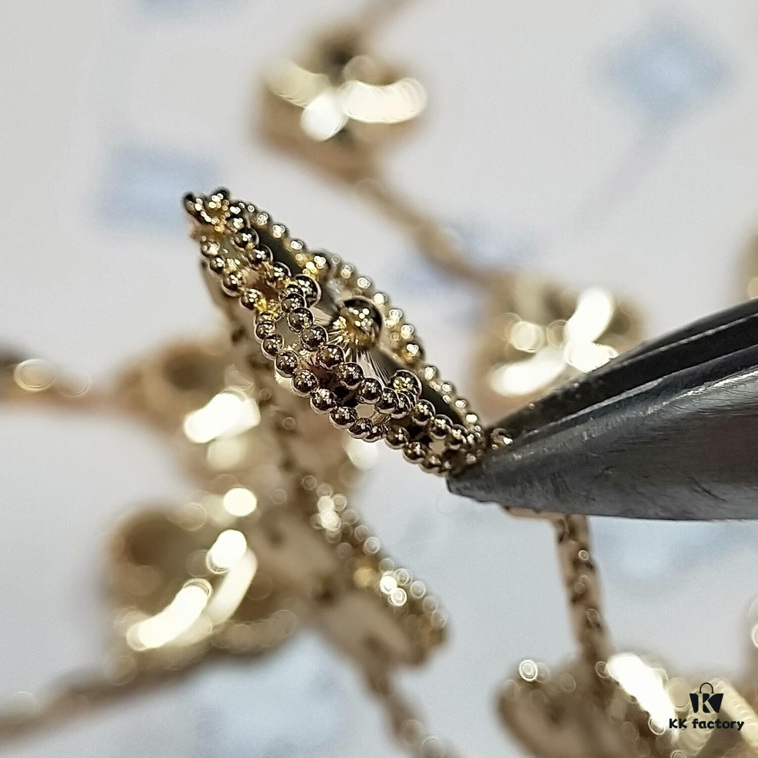 VCA All-Around V Gold Material, Golden Shine Comparable to ZP