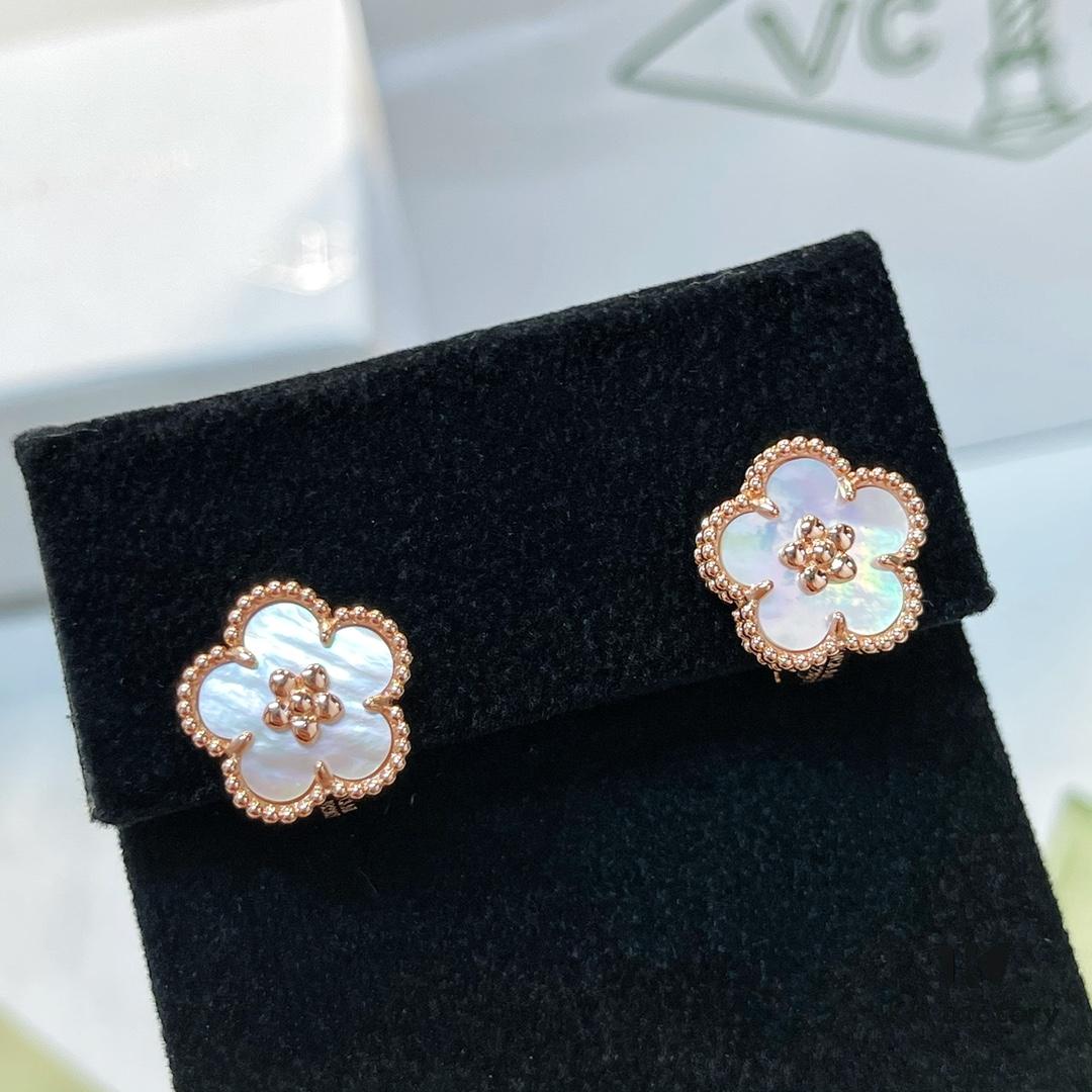 ❗️New Hot Product❗️ 2021 New Lucky Spring Collection Van Cleef & Arpels Lucky Spring Series Plum Blossom Clip-On Earrings