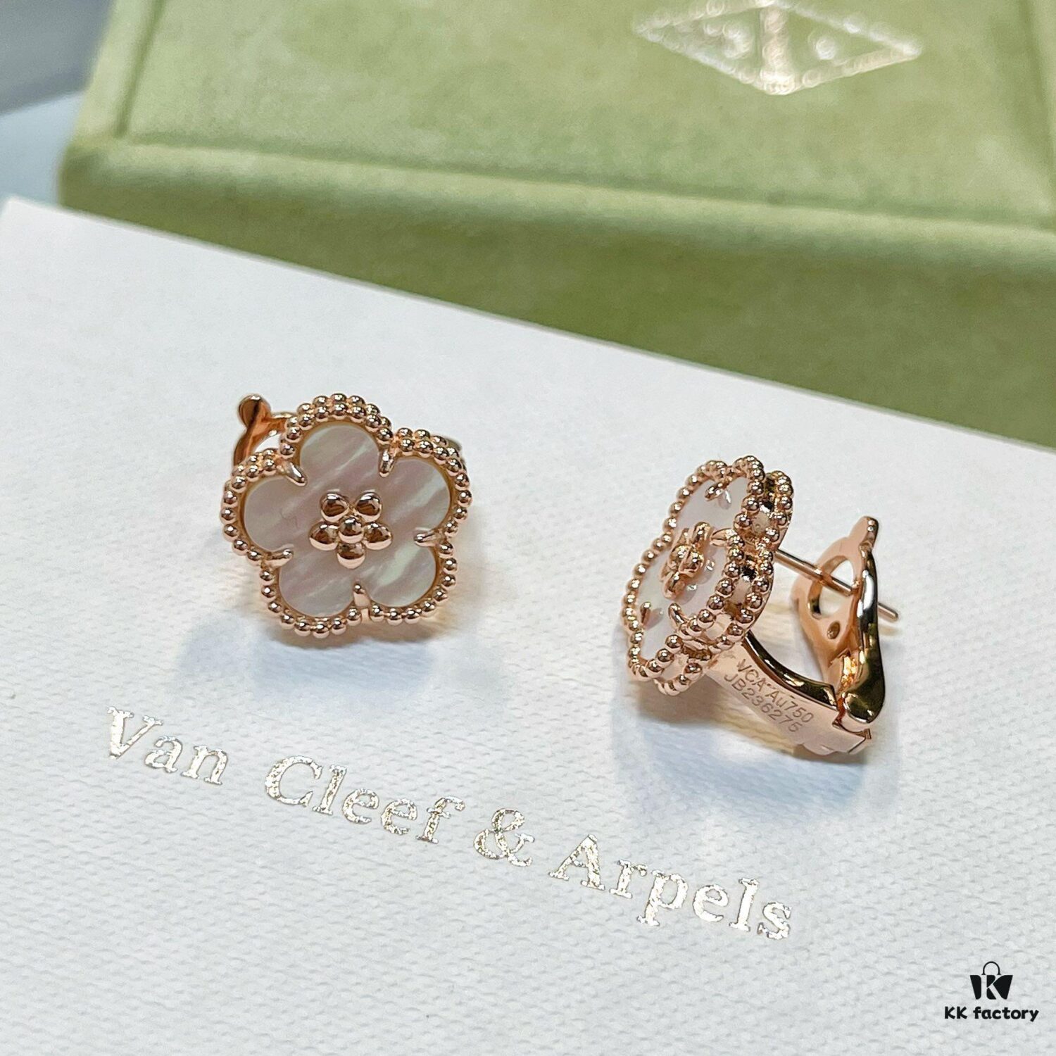 ❗️New Hot Product❗️ 2021 New Lucky Spring Collection Van Cleef & Arpels Lucky Spring Series Plum Blossom Clip-On Earrings