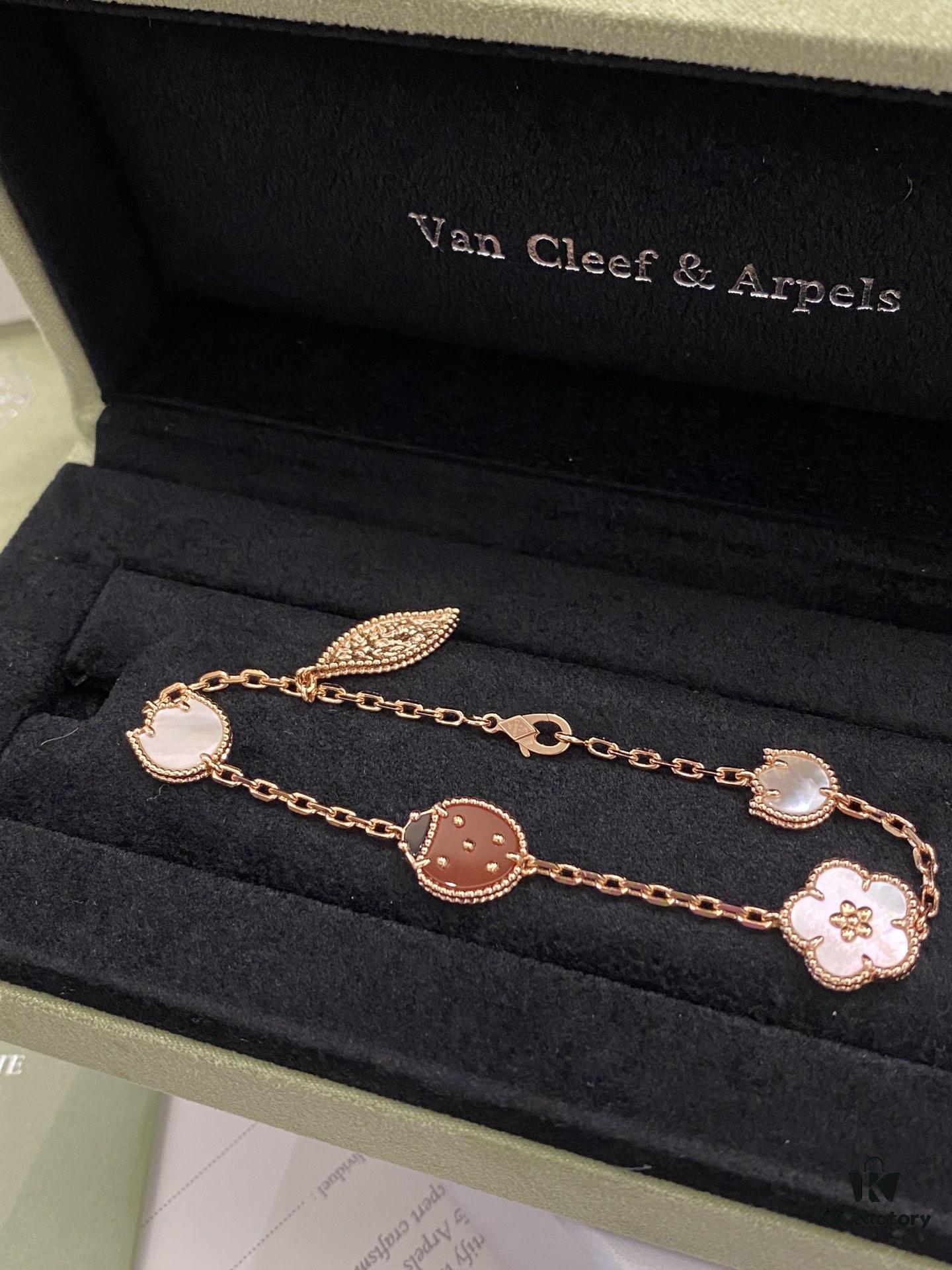 Lucky Spring 2021 - VC@ New Arrival! Plum Blossom Ladybug Leaf Pattern Irregular Bracelet