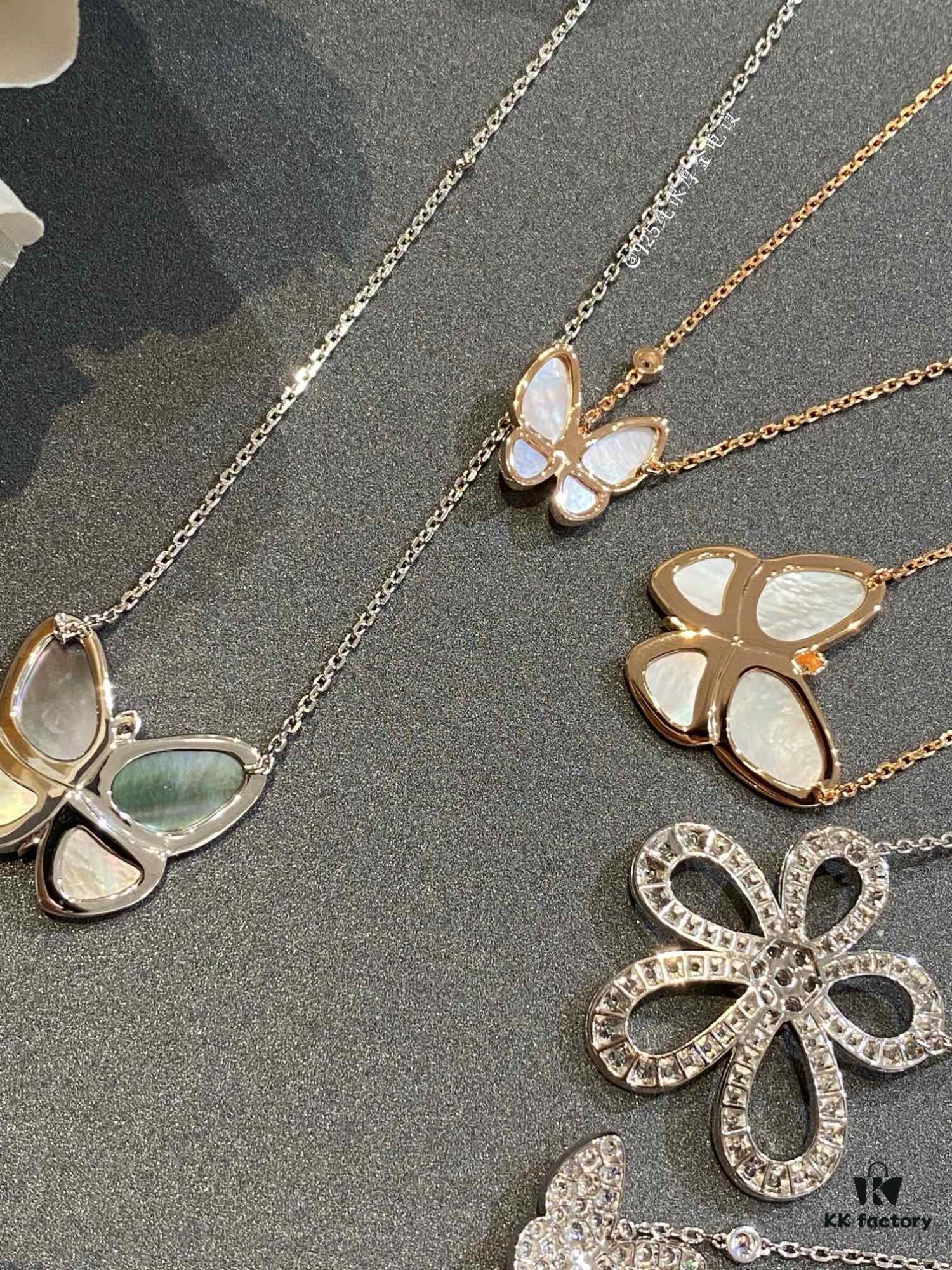 Vca Luxury Pendant, In Stock, Jewelry Craftsmanship