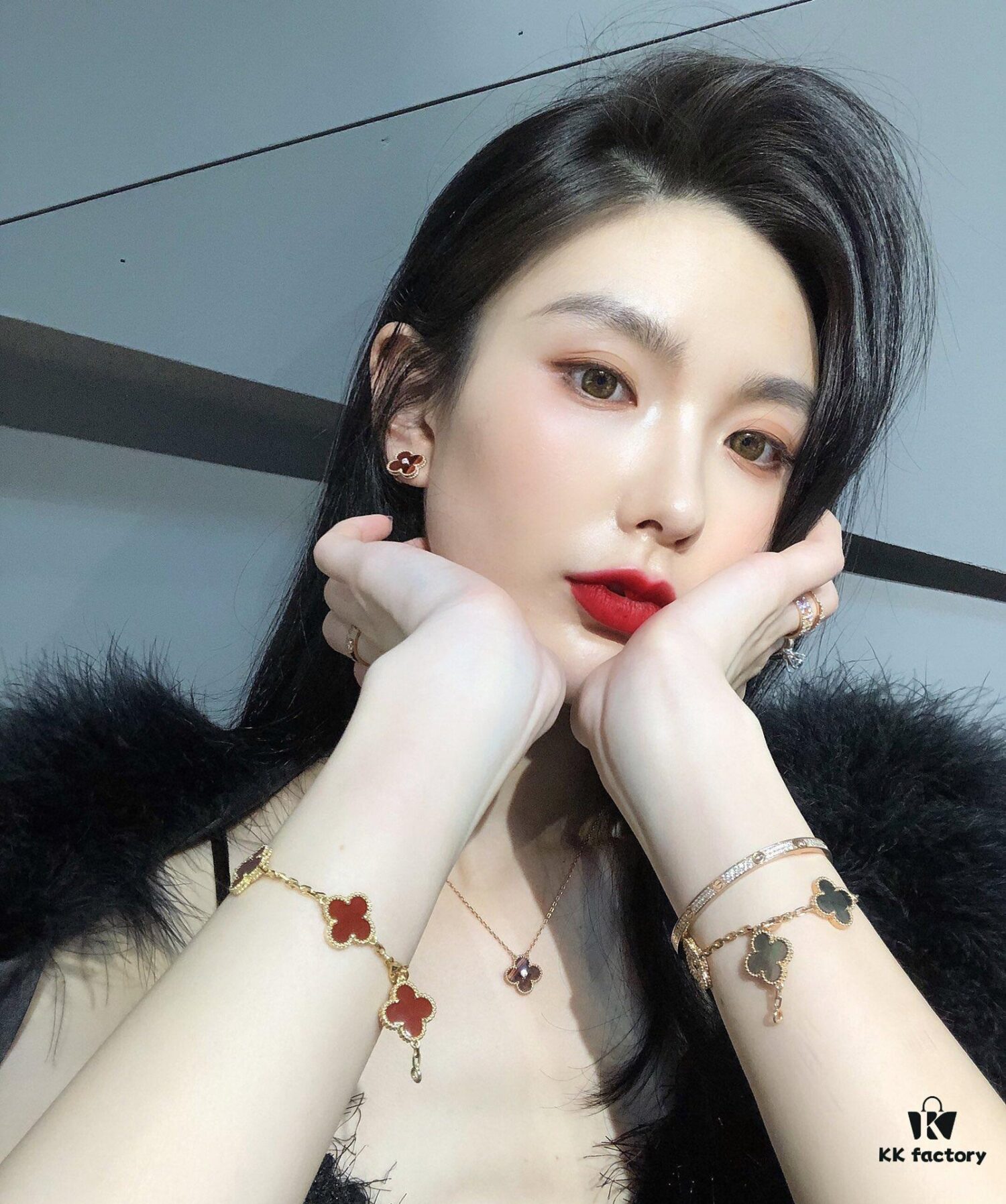 A Wave of Sophisticated Combinations🖤 Clover