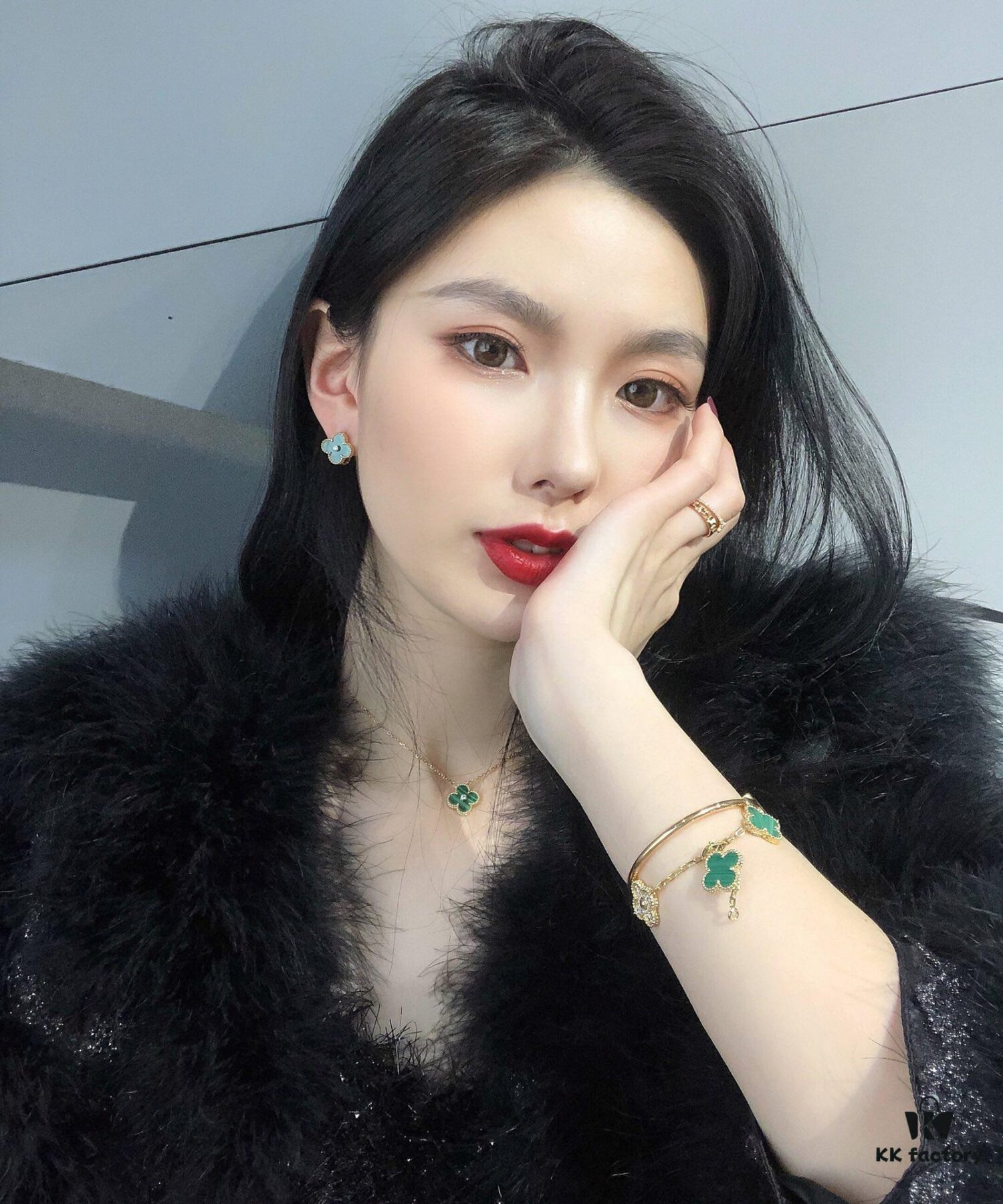 A Wave of Sophisticated Combinations🖤 Clover