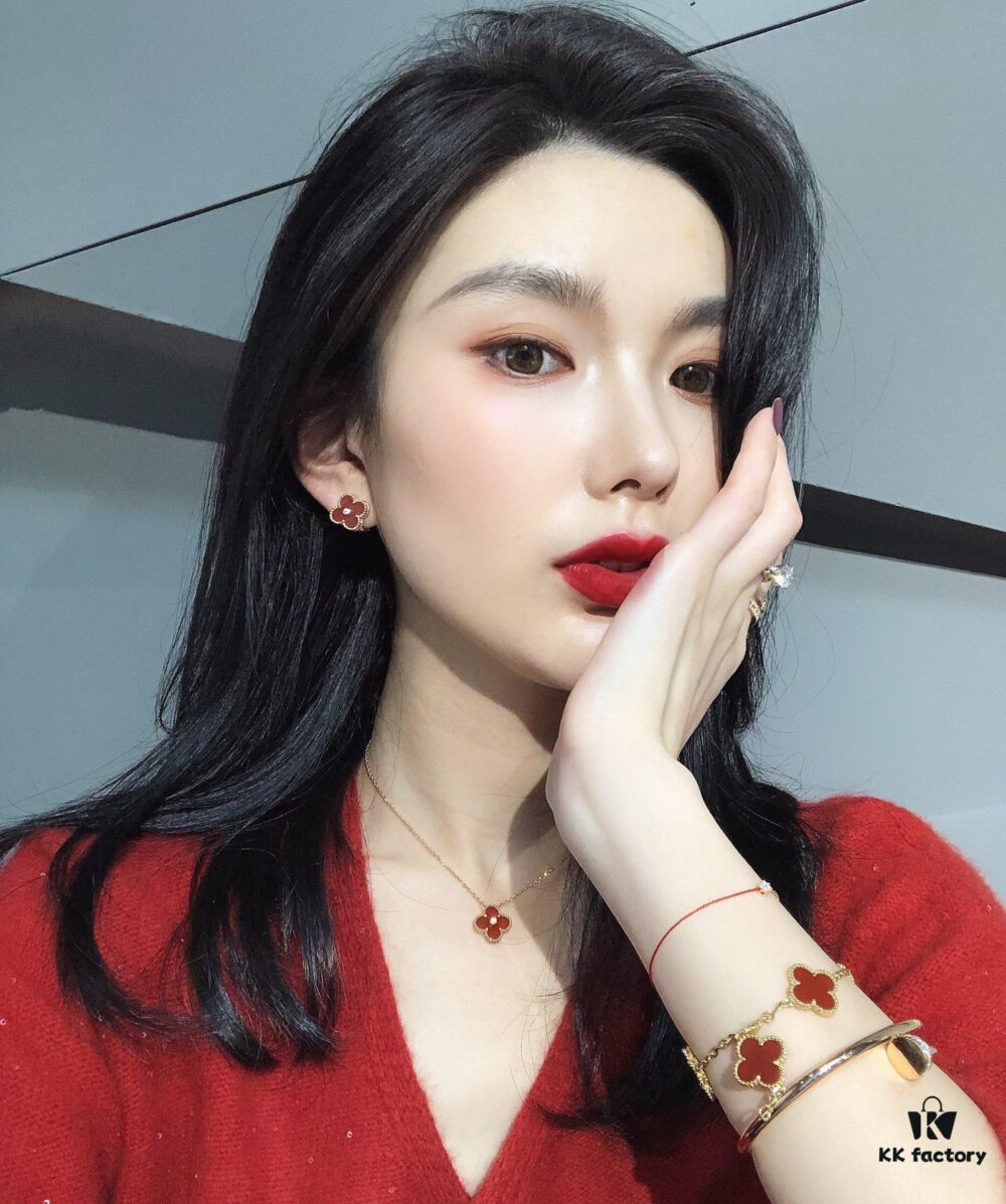 Cloverleaf Five-Petal Bracelet and Necklace Set