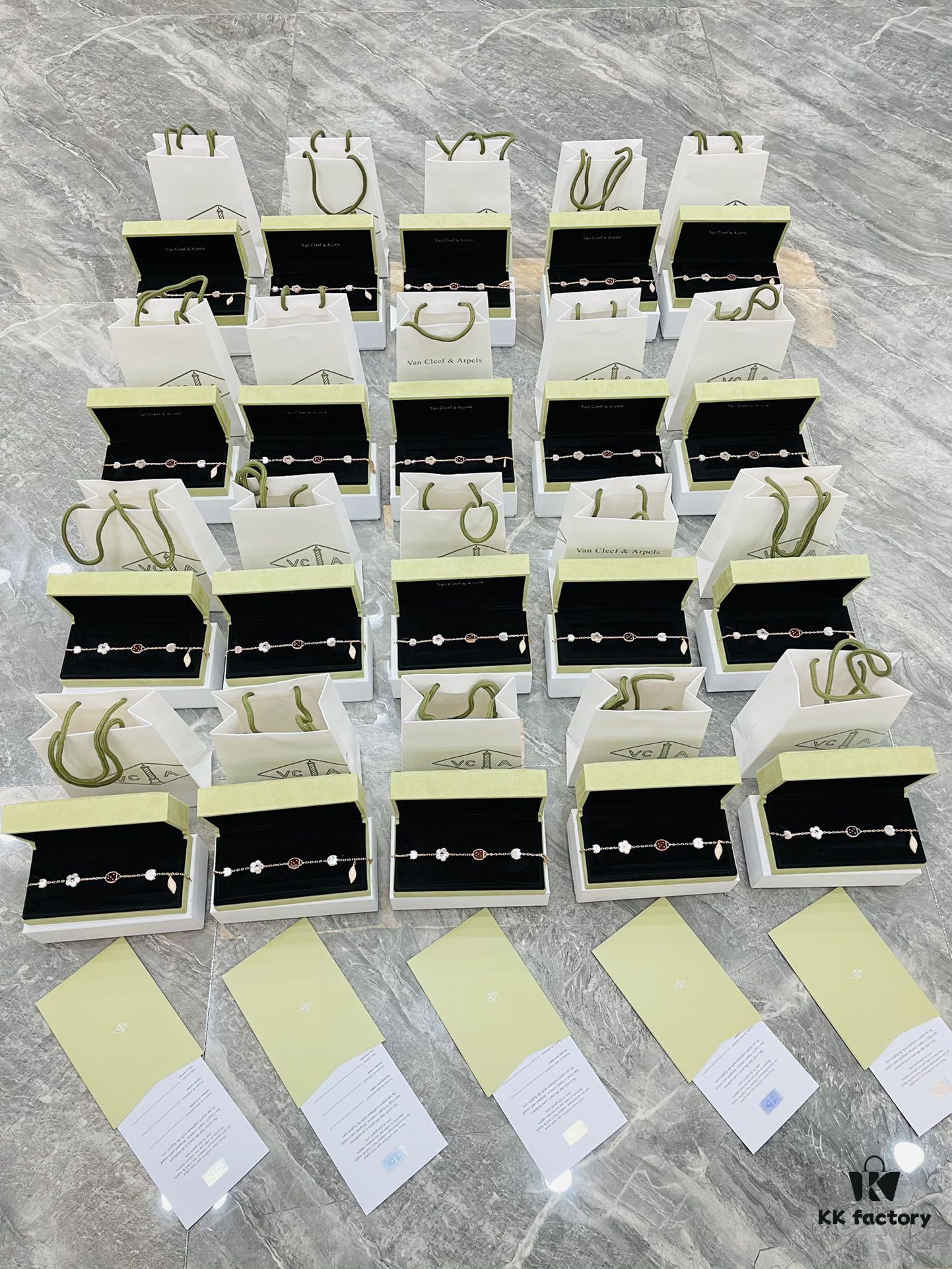 New Four-Leaf Clover Ladybug Braided Bracelet Inspired by Nature