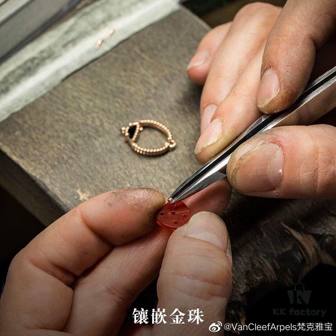 Top-tier VCA Lucky Ladybug Bracelet - Pre-order, Shipment on May 22nd