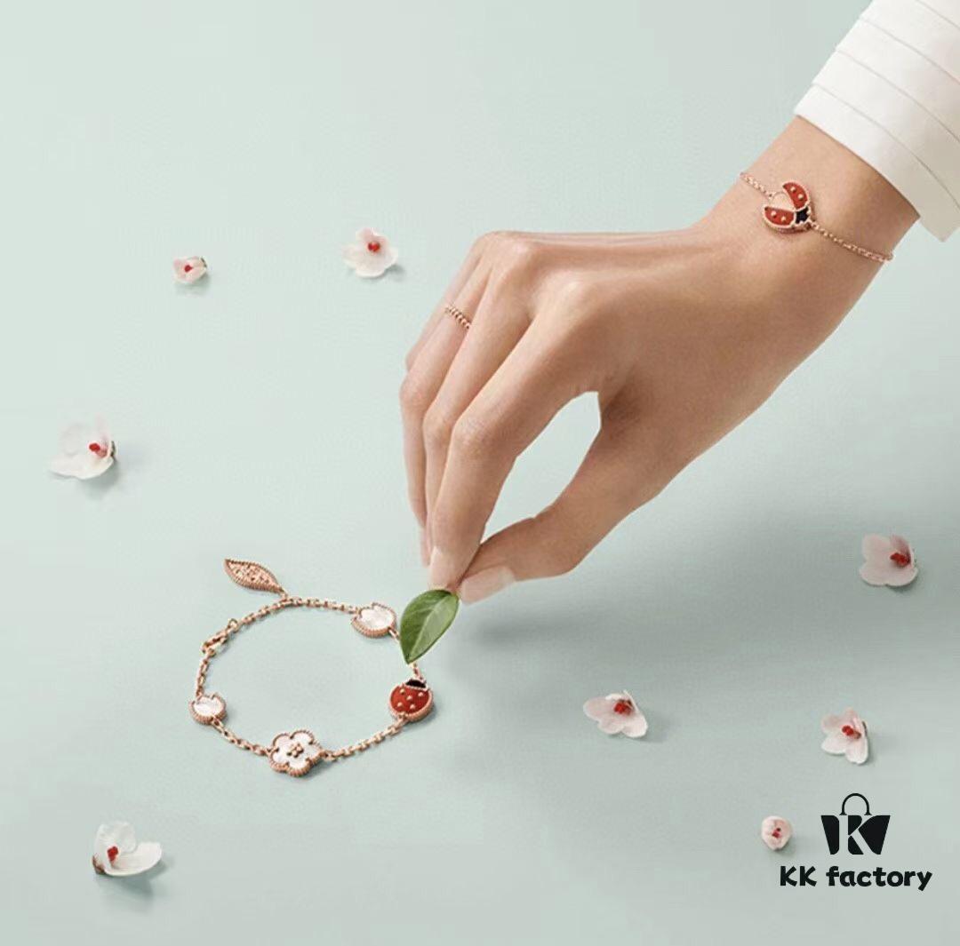Top-tier VCA-style Ladybug Bracelet Z+, Genuine Jewelry-Grade ZP, Customizable in Real Gold and Diamonds, Only Authentic ZP Real Gold Version, Superior to All Other Gold Products on Market! Lucky Spring Collection Features Ladybugs and Floral Motifs, Celebrating Van Cleef & Arpels' Beloved Theme of Spring Rebirth