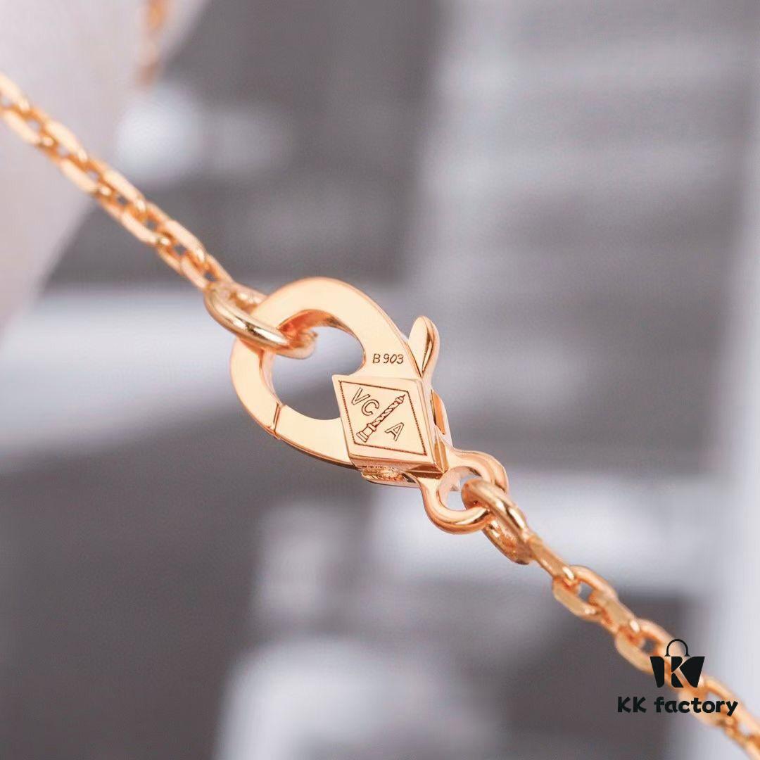 Top-tier VCA-style Ladybug Bracelet Z+, Genuine Jewelry-Grade ZP, Customizable in Real Gold and Diamonds, Only Authentic ZP Real Gold Version, Superior to All Other Gold Products on Market! Lucky Spring Collection Features Ladybugs and Floral Motifs, Celebrating Van Cleef & Arpels' Beloved Theme of Spring Rebirth