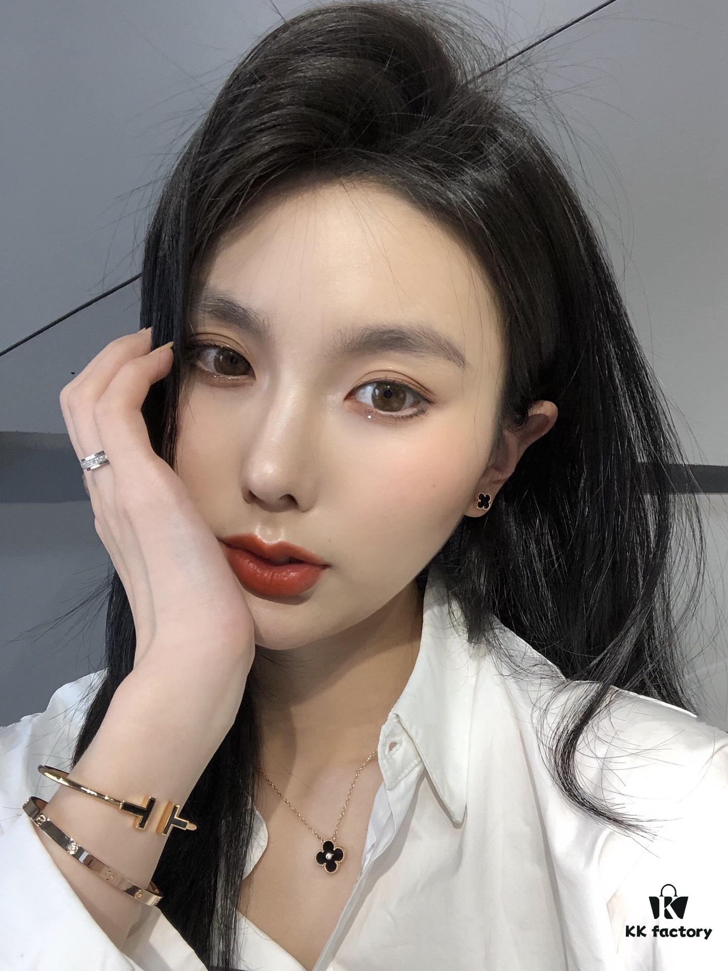 Mini Clover Earrings