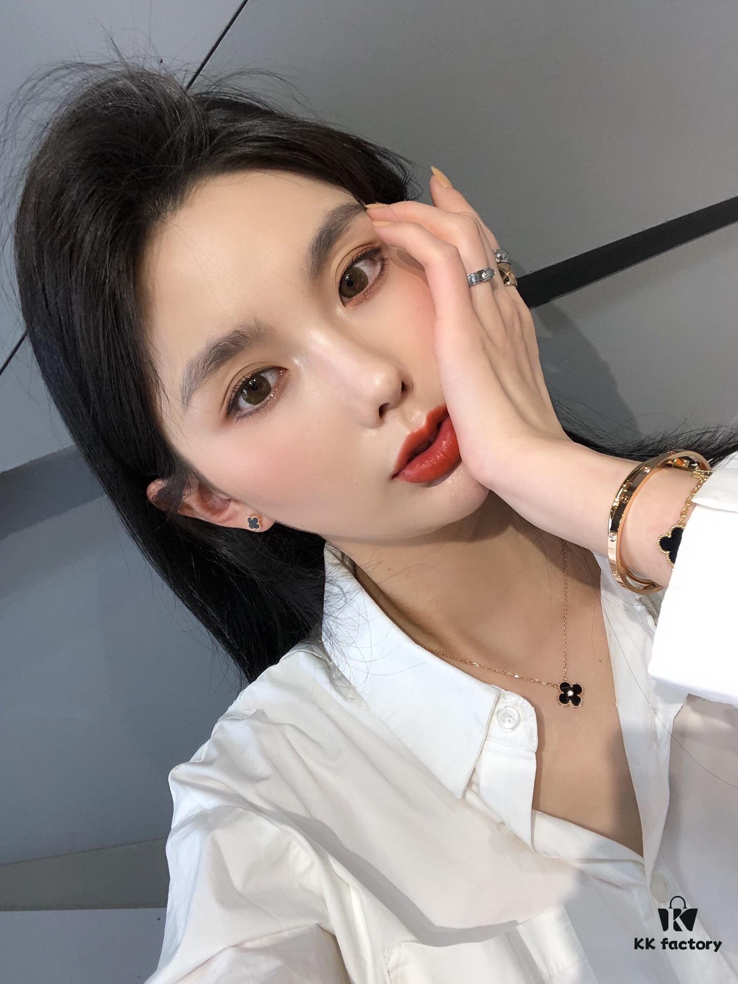 Mini Clover Earrings