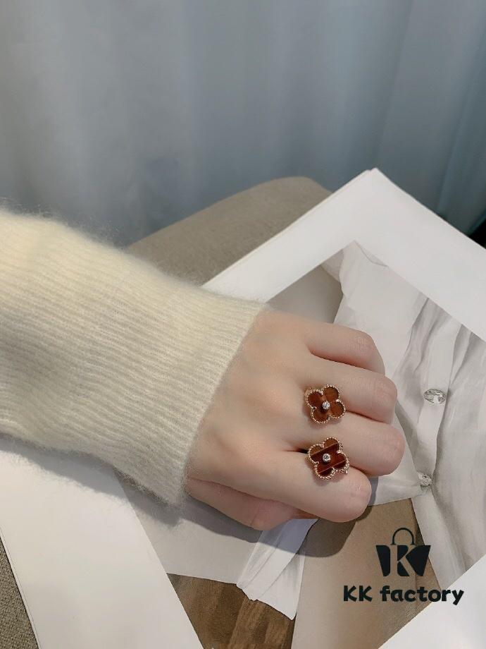 VCA❤️ Stud Earrings, Which One Do You Like?